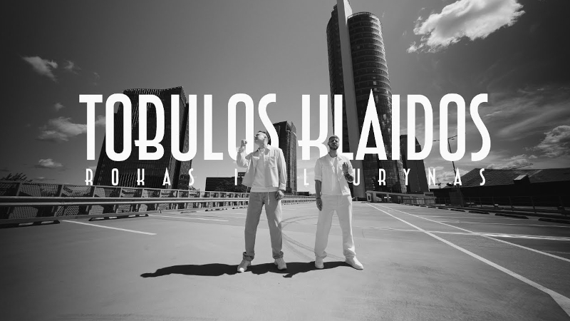 ROKAS IR LAURYNAS – TOBULOS KLAIDOS