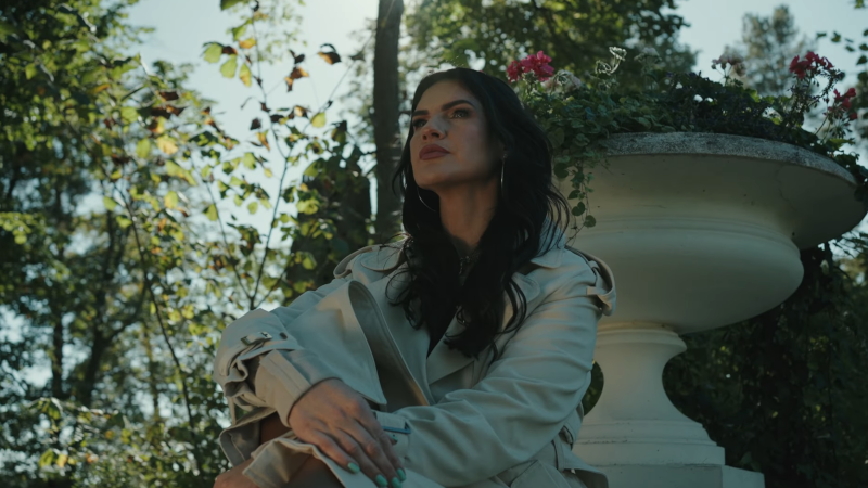 KŪRINIAI, SUKŪRĘ LADY CARAMEL VARDĄ