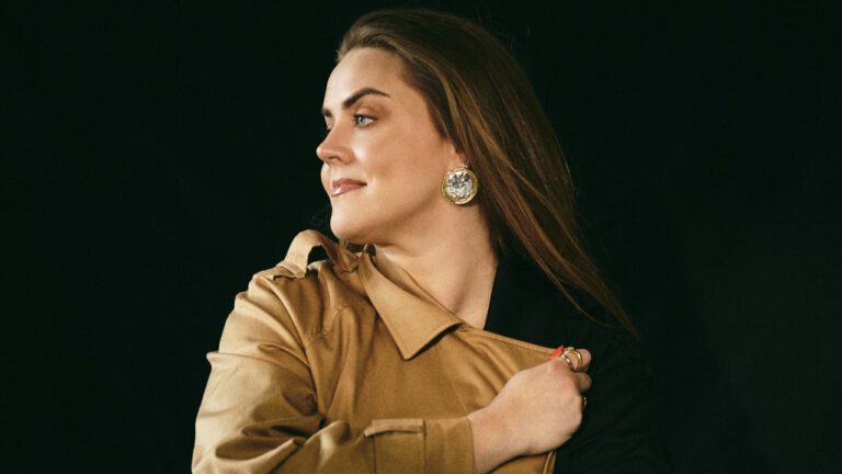 JUSTINA ŽUKAUSKAITĖ – SUSTOJĘS TRAUKINYS